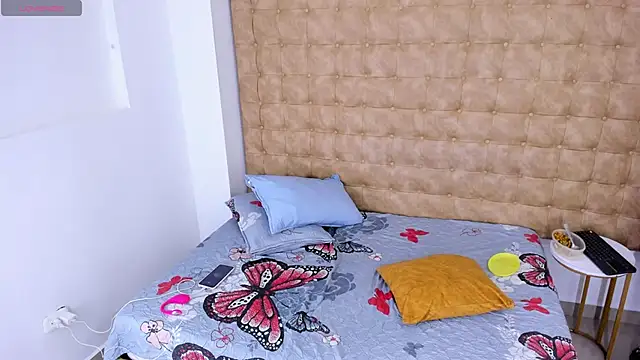 Snapshot of MiiaSmith__ chatting on November 27, 2025, 10:21 pm MiiaSmith online show from November 27, 2025, 10:21 pm