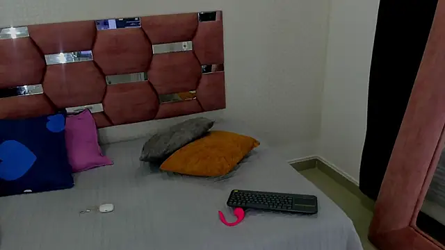 Snapshot of MiiaSmith__ chatting on December 3, 2025, 8:52 pm MiiaSmith online show from December 3, 2025, 8:52 pm