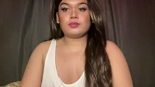 Snapshot of RedHead_Thalia chatting on April 12, 2026, 10:02 pm RedHead Thalia online show from April 12, 2026, 10:02 pm