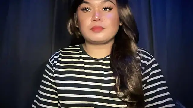 RedHead Thalia online show from September 9, 2025, 5:22 pm