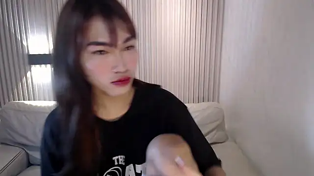 lovelychanel69xx online show from December 18, 2025, 1:22 am