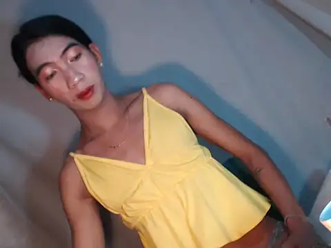 xyourdreamtrans online show from February 16, 2026, 1:26 am