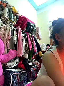 Aghenh online show from December 3, 2025, 11:53 am