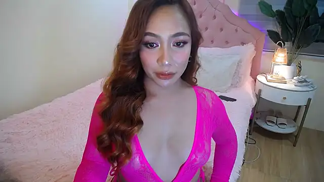 Snapshot of ur_seductivelaura chatting on October 14, 2025, 3:23 pm ur seductivelaura online show from October 14, 2025, 3:23 pm