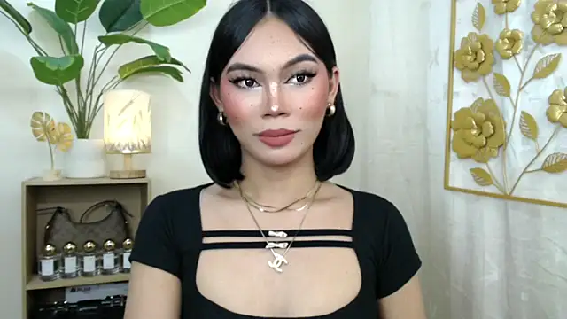 Snapshot of miyaa_Moore chatting on September 21, 2025, 2:55 pm miyaa Moore online show from September 21, 2025, 2:55 pm