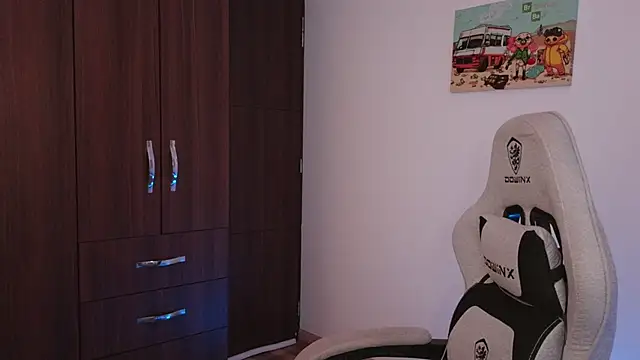 domsantiago  online show from September 15, 2025, 12:11 am