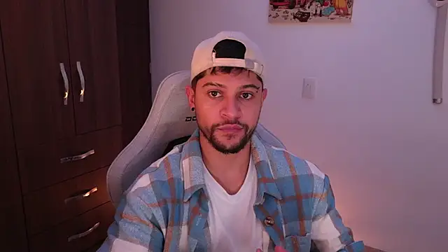 domsantiago  online show from February 10, 2026, 3:27 am