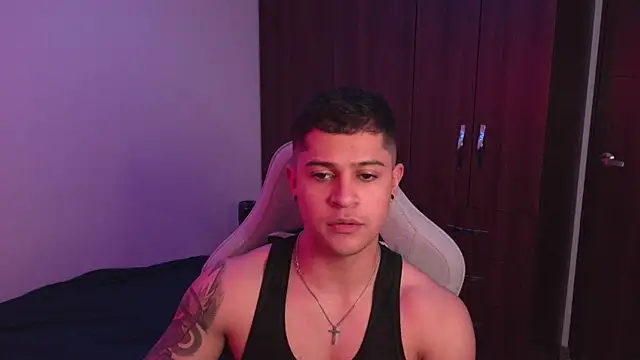 domsantiago  online show from October 15, 2025, 1:37 am