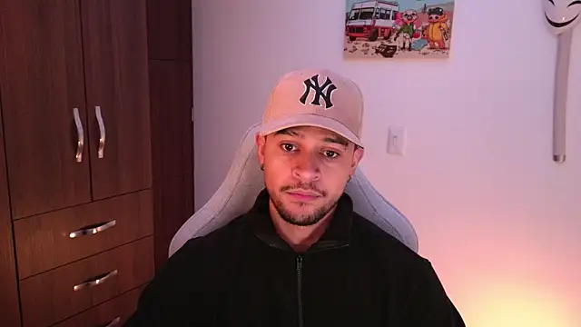 domsantiago  online show from December 21, 2025, 1:52 am