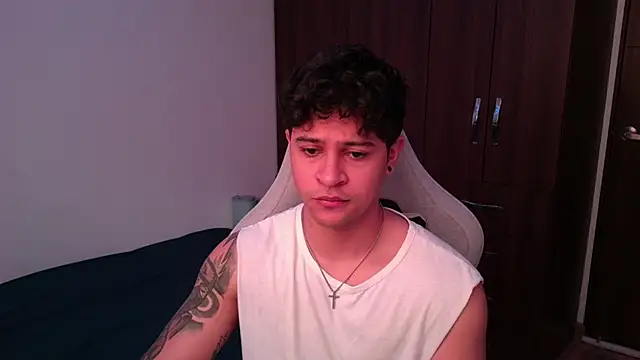 domsantiago  online show from October 5, 2025, 3:25 pm