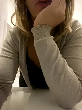 Veryvery30 online show from November 8, 2025, 3:59 pm