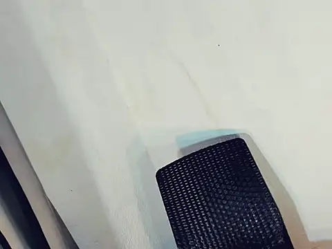 Snapshot of im_soleen chatting on March 16, 2026, 1:04 pm im soleen online show from March 16, 2026, 1:04 pm