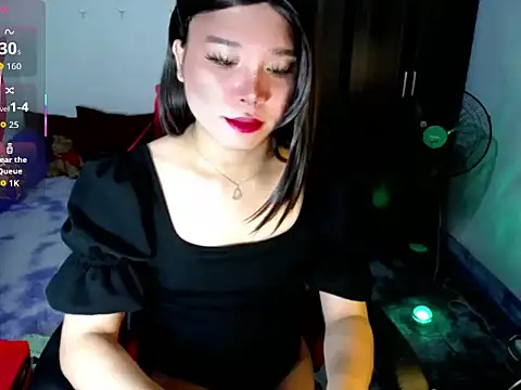 Snapshot of Urassiansweetcummer chatting on July 15, 2026, 3:02 am Urassiansweetcummer online show from July 15, 2026, 3:02 am