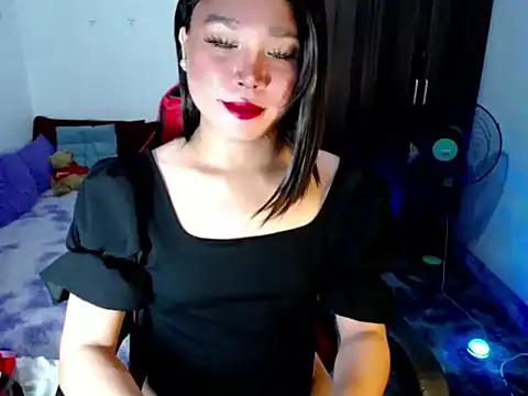 Snapshot of Urassiansweetcummer chatting on May 16, 2026, 1:48 am Urassiansweetcummer online show from May 16, 2026, 1:48 am