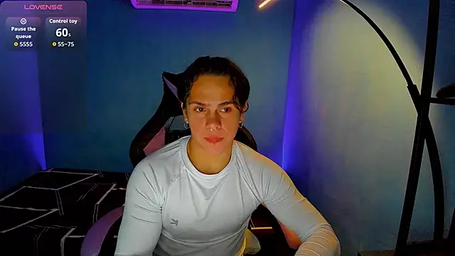 Snapshot of Maximiliano_scoott__ chatting on October 3, 2025, 6:53 pm Maximiliano scoott   online show from October 3, 2025, 6:53 pm