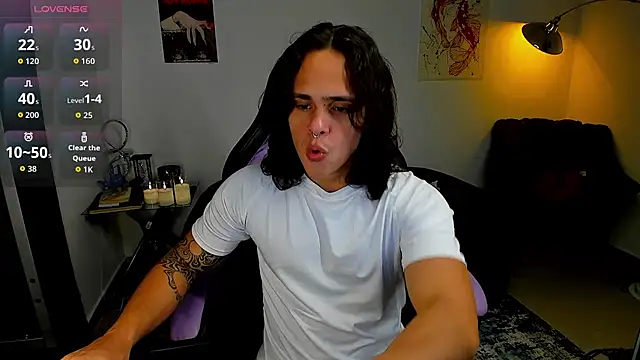 Snapshot of Maximiliano_scoott__ chatting on December 4, 2025, 5:17 am Maximiliano scoott online show from December 4, 2025, 5:17 am