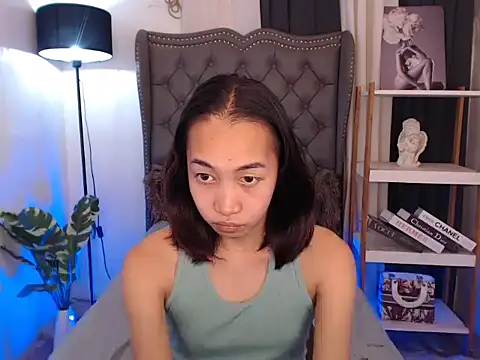 Snapshot of Sweet_kittyxx chatting on October 24, 2025, 7:07 am Sweet kittyxx online show from October 24, 2025, 7:07 am