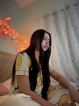 Naughtychen18 online show from June 9, 2026, 5:52 am