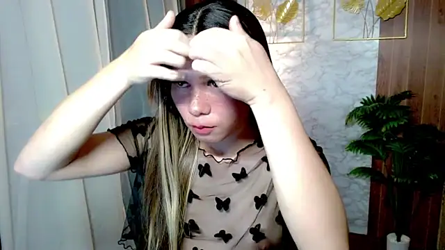 Snapshot of pinay_hugeCockxx chatting on October 21, 2025, 2:00 am pinay hugeCockxx online show from October 21, 2025, 2:00 am