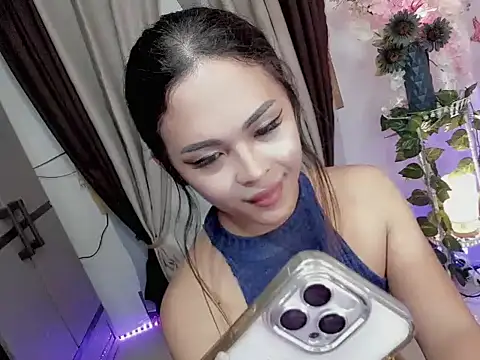 LucySmith23 online show from October 3, 2025, 8:05 am