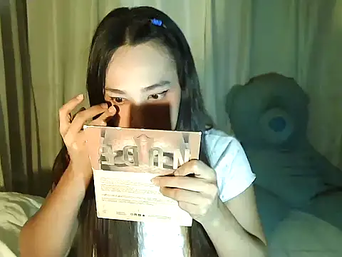 Snapshot of beatiful_lust chatting on November 22, 2025, 9:35 pm beatiful lust online show from November 22, 2025, 9:35 pm