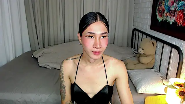 TRANSGODDESSA online show from December 23, 2025, 1:05 am