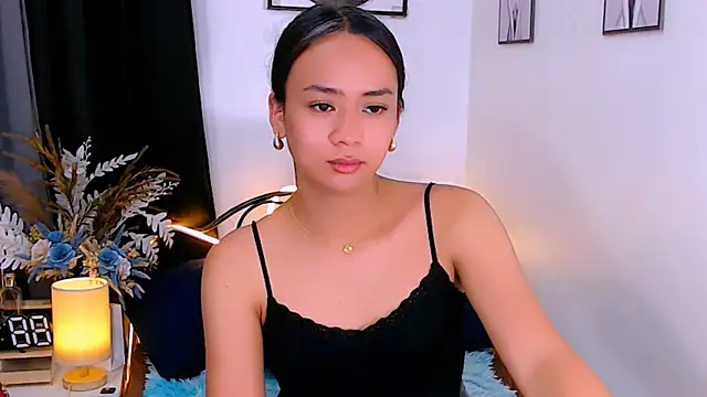 Zialustts online show from April 3, 2026, 3:40 pm