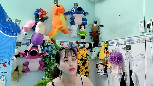 emgaixinhngoan online show from October 30, 2025, 2:32 am