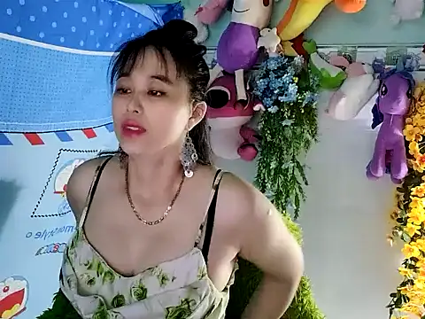 emgaixinhngoan online show from November 9, 2025, 2:54 pm