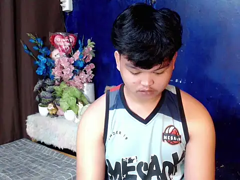 Reynelcock online show from March 20, 2026, 6:09 pm