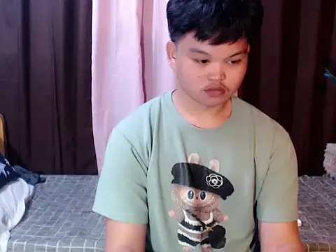 Reynelcock online show from April 20, 2026, 1:24 pm