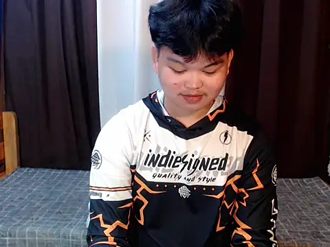 Reynelcock online show from March 28, 2026, 6:31 pm