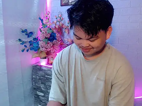 Reynelcock online show from June 2, 2026, 6:08 pm