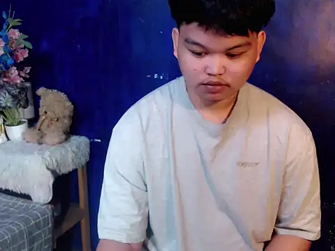 Reynelcock online show from April 13, 2026, 5:39 pm