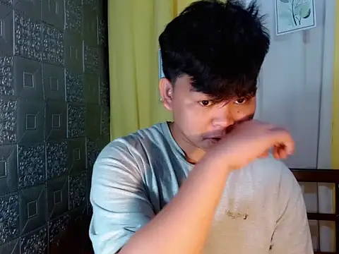 Snapshot of Reynelcock chatting on December 2, 2025, 7:21 am Reynelcock online show from December 2, 2025, 7:21 am