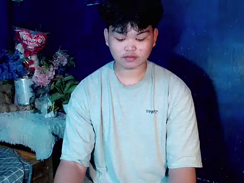 Snapshot of Reynelcock chatting on November 11, 2025, 4:46 pm Reynelcock online show from November 11, 2025, 4:46 pm