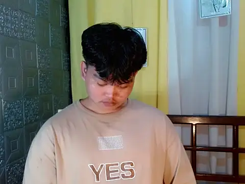 Snapshot of Reynelcock chatting on November 10, 2025, 9:58 am Reynelcock online show from November 10, 2025, 9:58 am