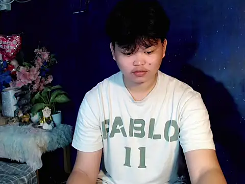 Snapshot of Reynelcock chatting on October 24, 2025, 3:33 pm Reynelcock online show from October 24, 2025, 3:33 pm