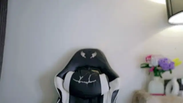 anna lala7 online show from April 4, 2026, 6:47 pm