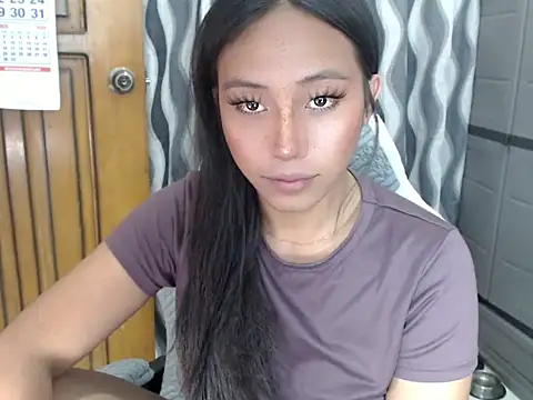 sweetiie caren online show from April 6, 2026, 3:02 am