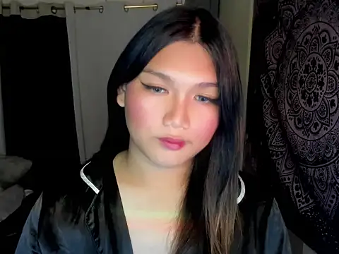 Snapshot of Lou_heart chatting on November 17, 2025, 5:39 pm Lou heart online show from November 17, 2025, 5:39 pm