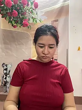 Snapshot of Bollozzy_89 chatting on December 5, 2025, 4:22 am Bollozzy 89 online show from December 5, 2025, 4:22 am