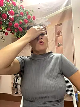 Snapshot of Bollozzy_89 chatting on November 2, 2025, 4:50 am Bollozzy 89 online show from November 2, 2025, 4:50 am