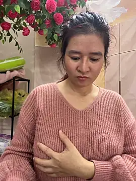 Snapshot of Bollozzy_89 chatting on November 11, 2025, 4:40 am Bollozzy 89 online show from November 11, 2025, 4:40 am