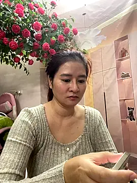 Snapshot of Bollozzy_89 chatting on October 30, 2025, 12:20 am Bollozzy 89 online show from October 30, 2025, 12:20 am