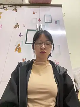 Snapshot of meomeo2k6 chatting on December 5, 2025, 1:43 pm meomeo2k6 online show from December 5, 2025, 1:43 pm