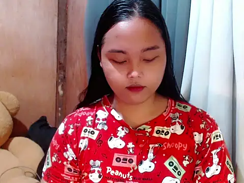 Snapshot of _Lylia chatting on December 17, 2025, 11:15 am Lylia online show from December 17, 2025, 11:15 am