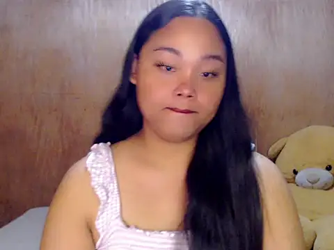 Snapshot of _Lylia chatting on September 18, 2025, 9:18 pm  Lylia online show from September 18, 2025, 9:18 pm