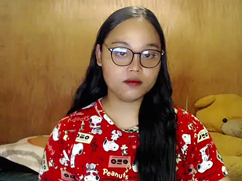 Snapshot of _Lylia chatting on October 31, 2025, 9:22 pm Lylia online show from October 31, 2025, 9:22 pm