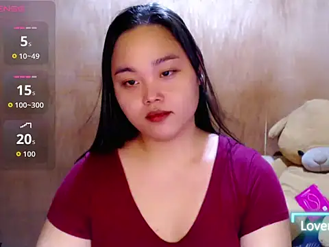 Snapshot of _Lylia chatting on July 30, 2026, 5:12 pm Lylia online show from July 30, 2026, 5:12 pm